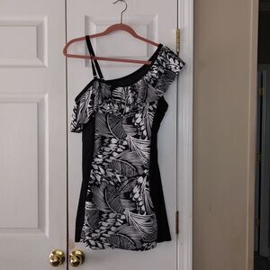 Black and White ruffle  swimdress one piece swimsuit bathing suit  Sz XL  NWOT